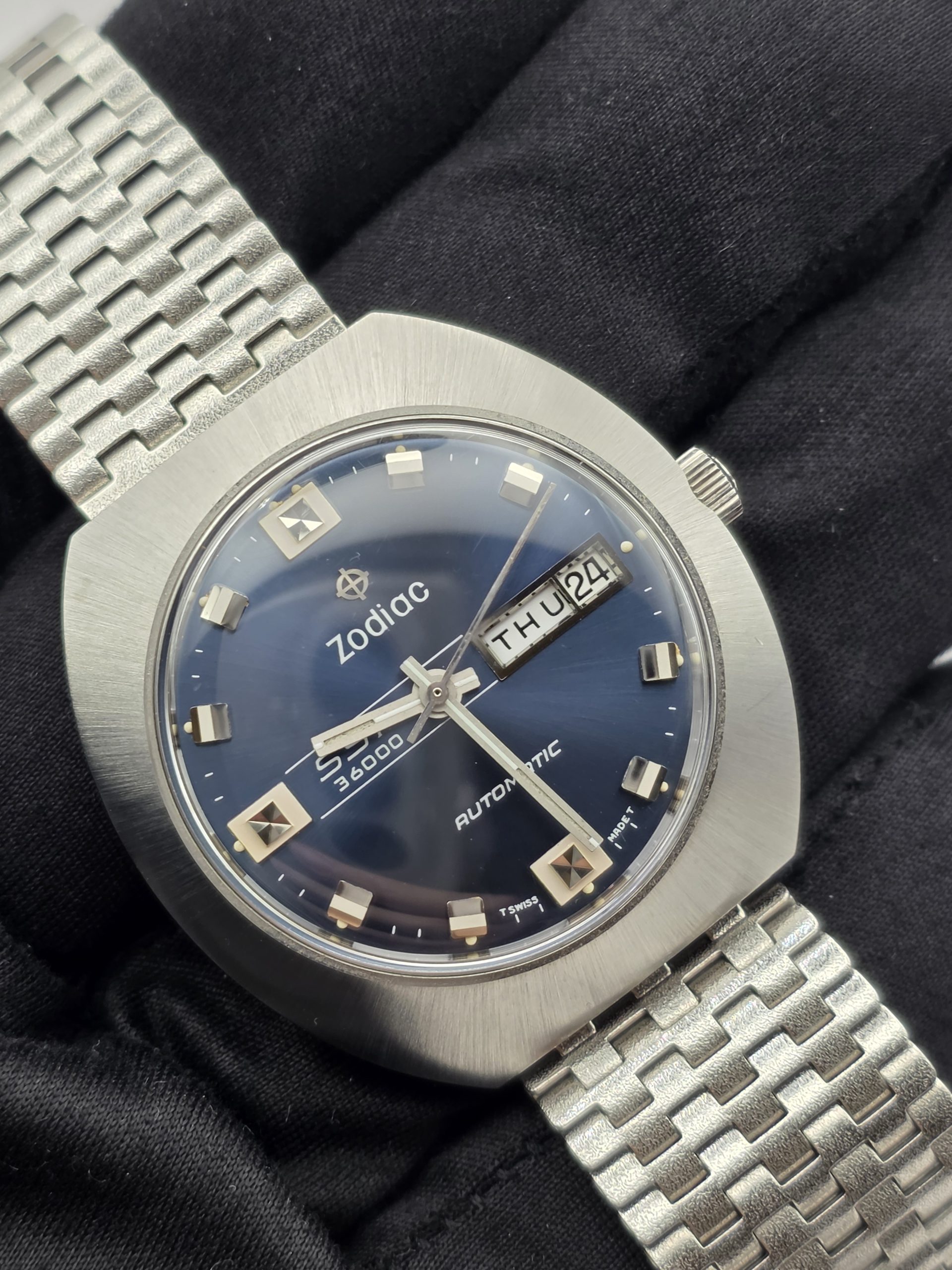 zodiac sst 36000 "cushion" day date zodiac sst 36000 "cushion" day date