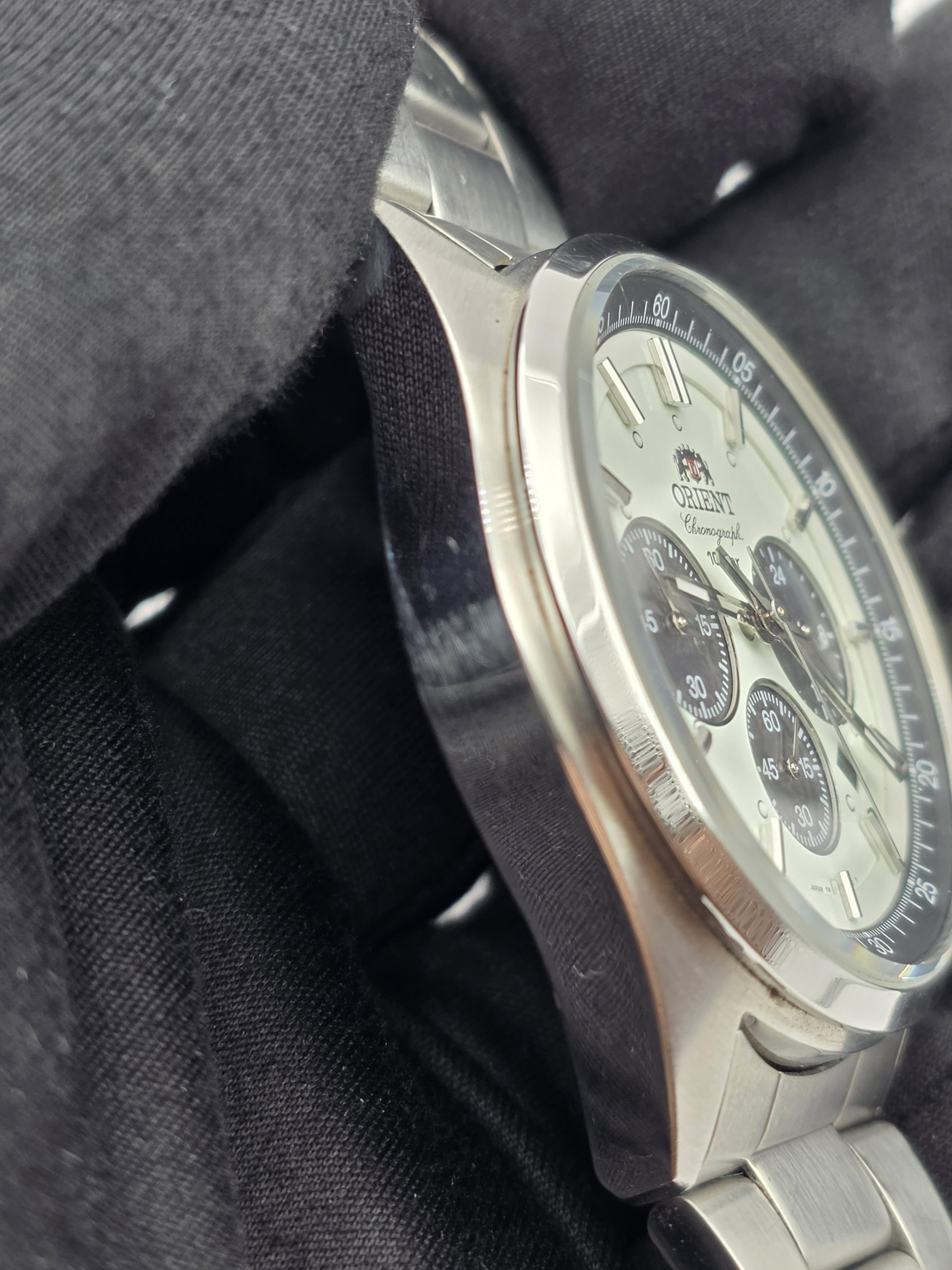 orient neo 70's solar "panda" chronograph orient neo 70's solar "panda" chronograph