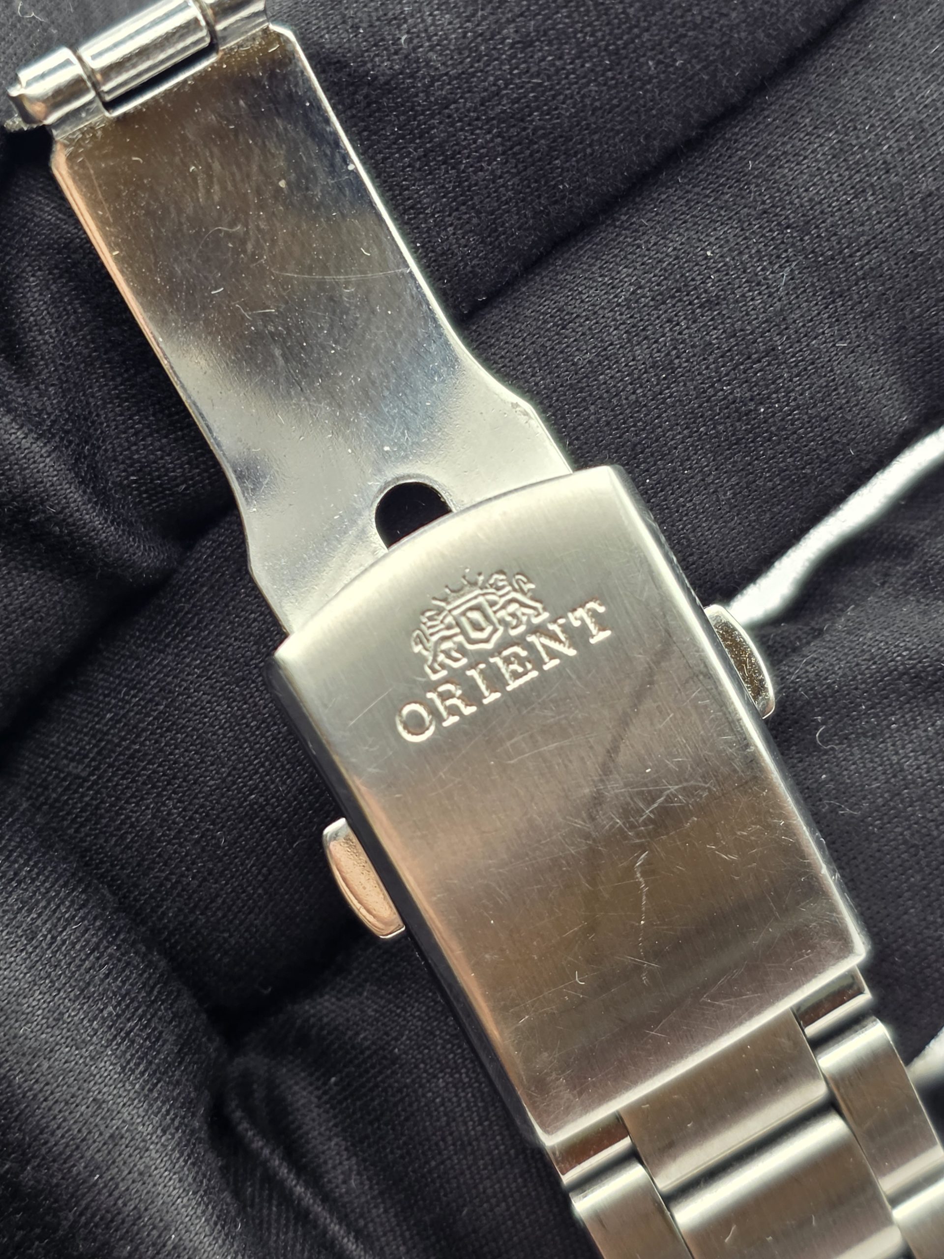 orient neo 70's solar "panda" chronograph orient neo 70's solar "panda" chronograph