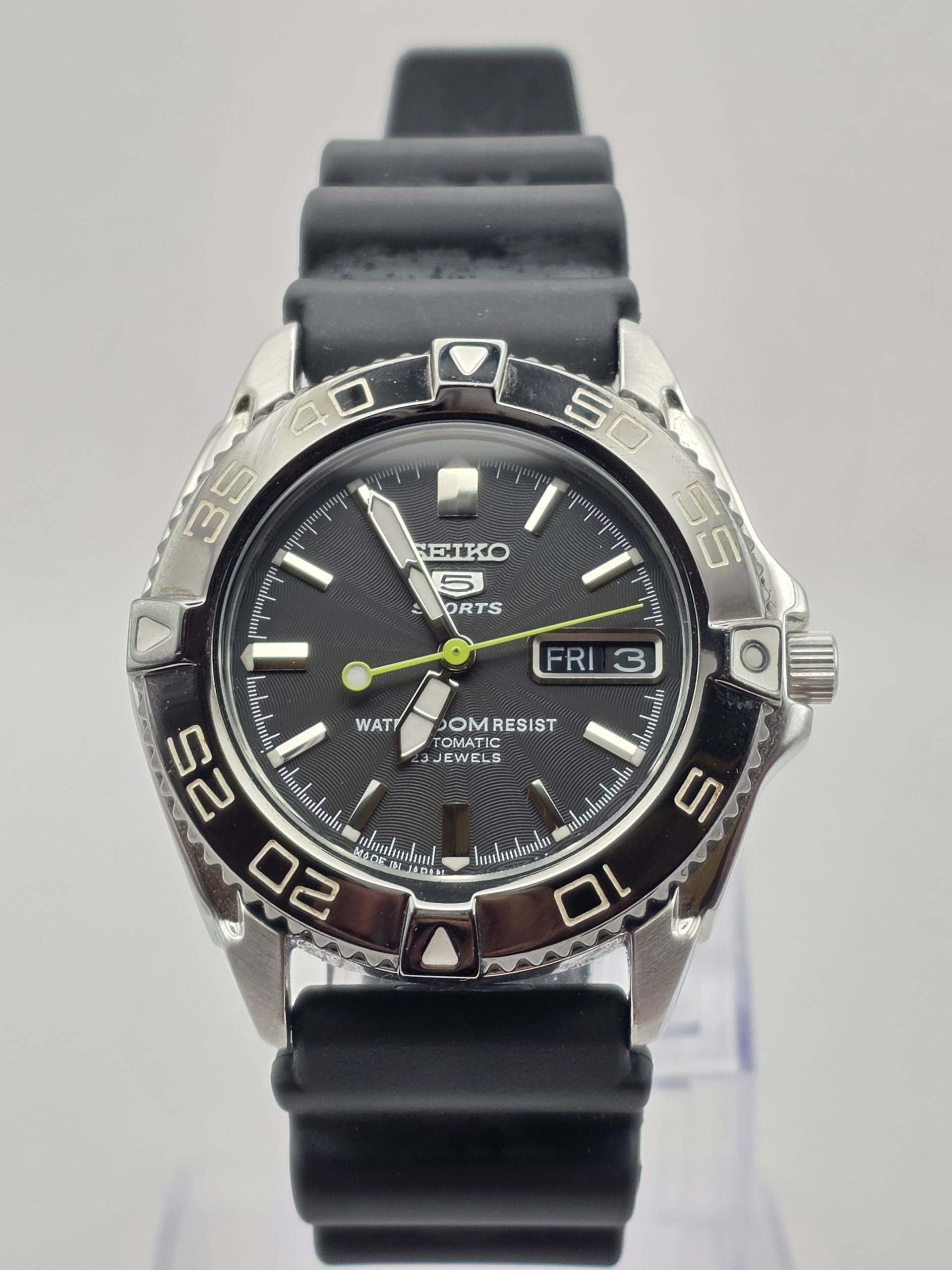 seiko 5 sports automatic (model reference: snzb23 / snzb23j1) seiko 5 sports automatic (model reference: snzb23 / snzb23j1)