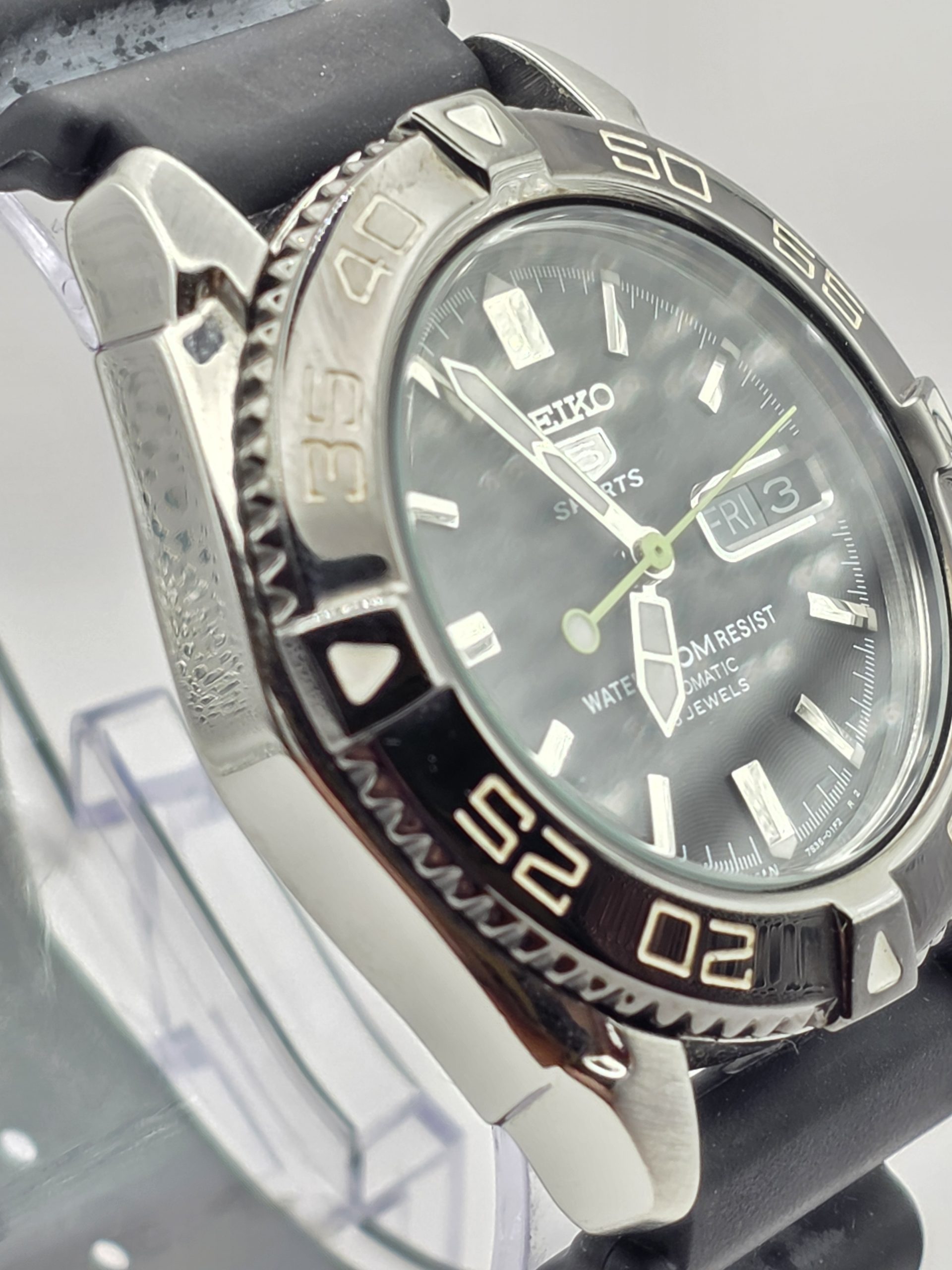 seiko 5 sports automatic (model reference: snzb23 / snzb23j1) seiko 5 sports automatic (model reference: snzb23 / snzb23j1)